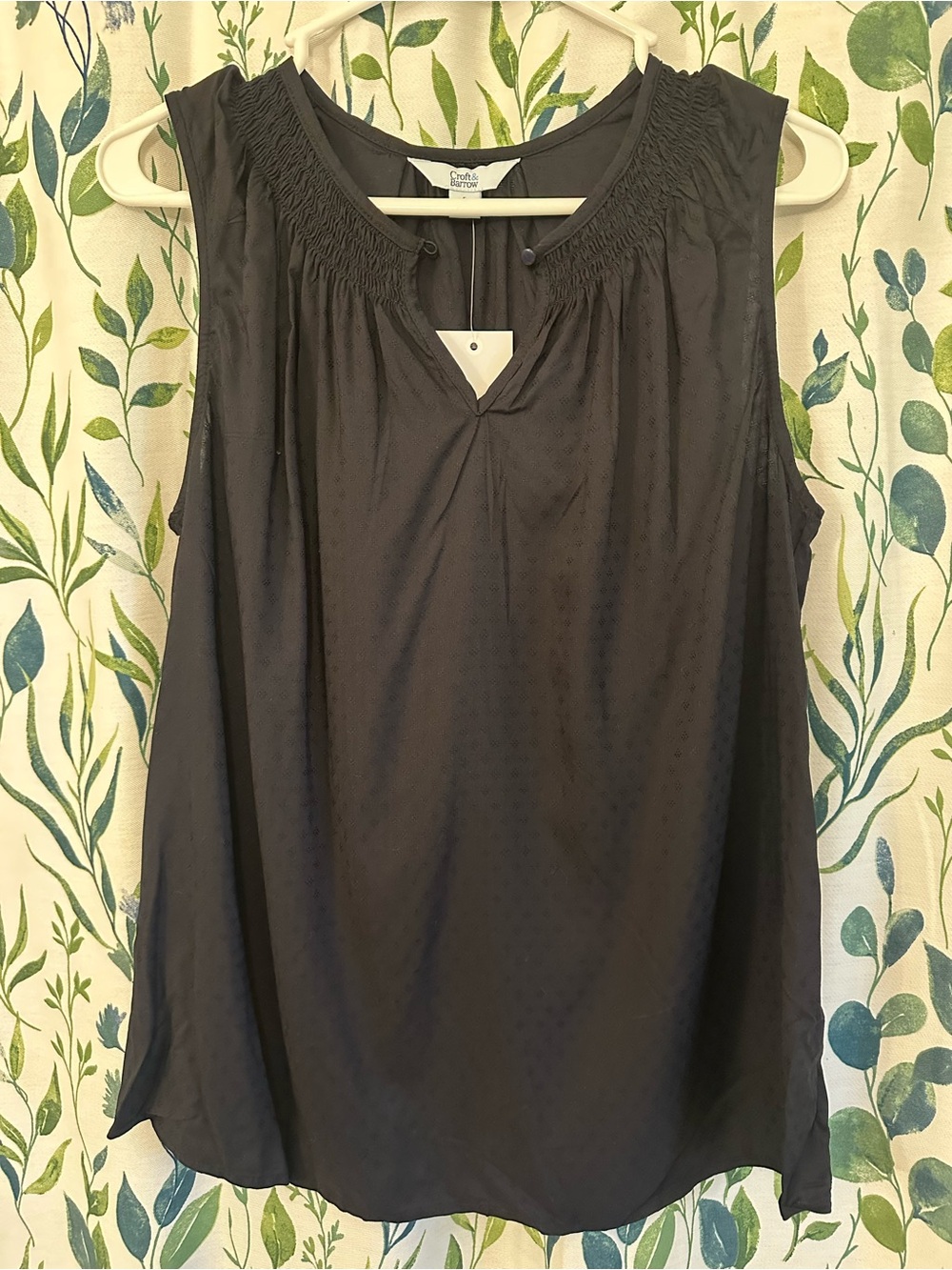 croft & barrow Black Sleeveless Smocked Y-Neck Blouse